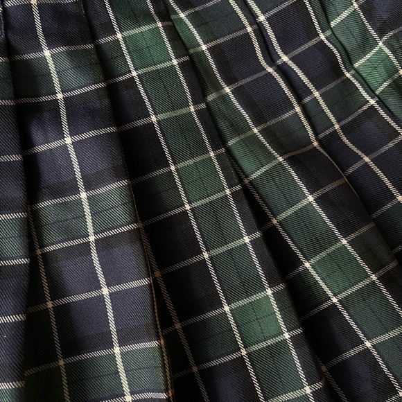 Green skirt - Picture 3 of 3